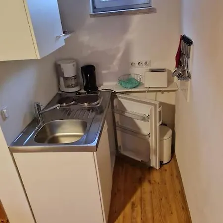 Schoener Gartenbungalow *