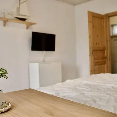 公寓 Schoener Gartenbungalow *